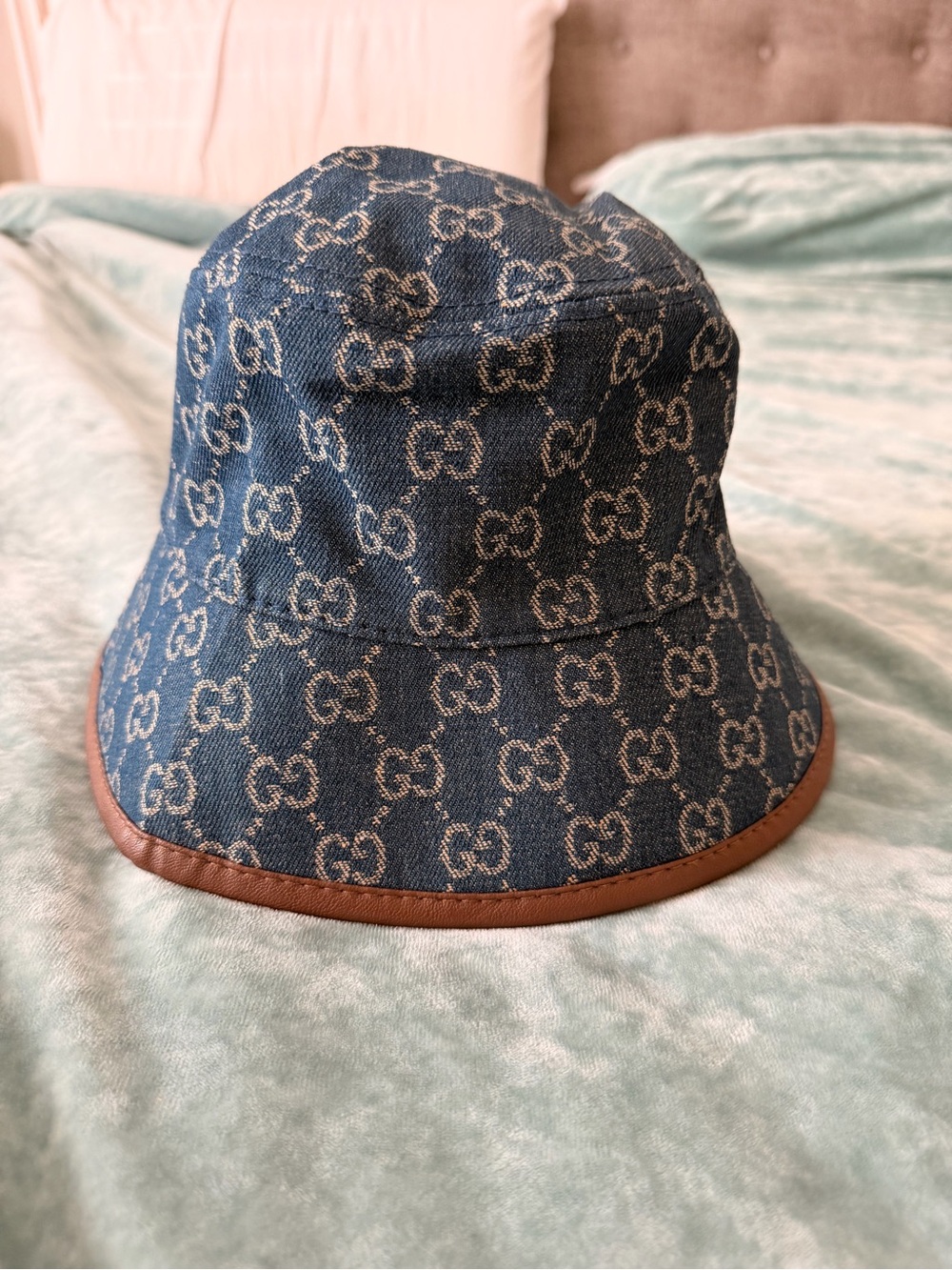 GG denim bucket hat